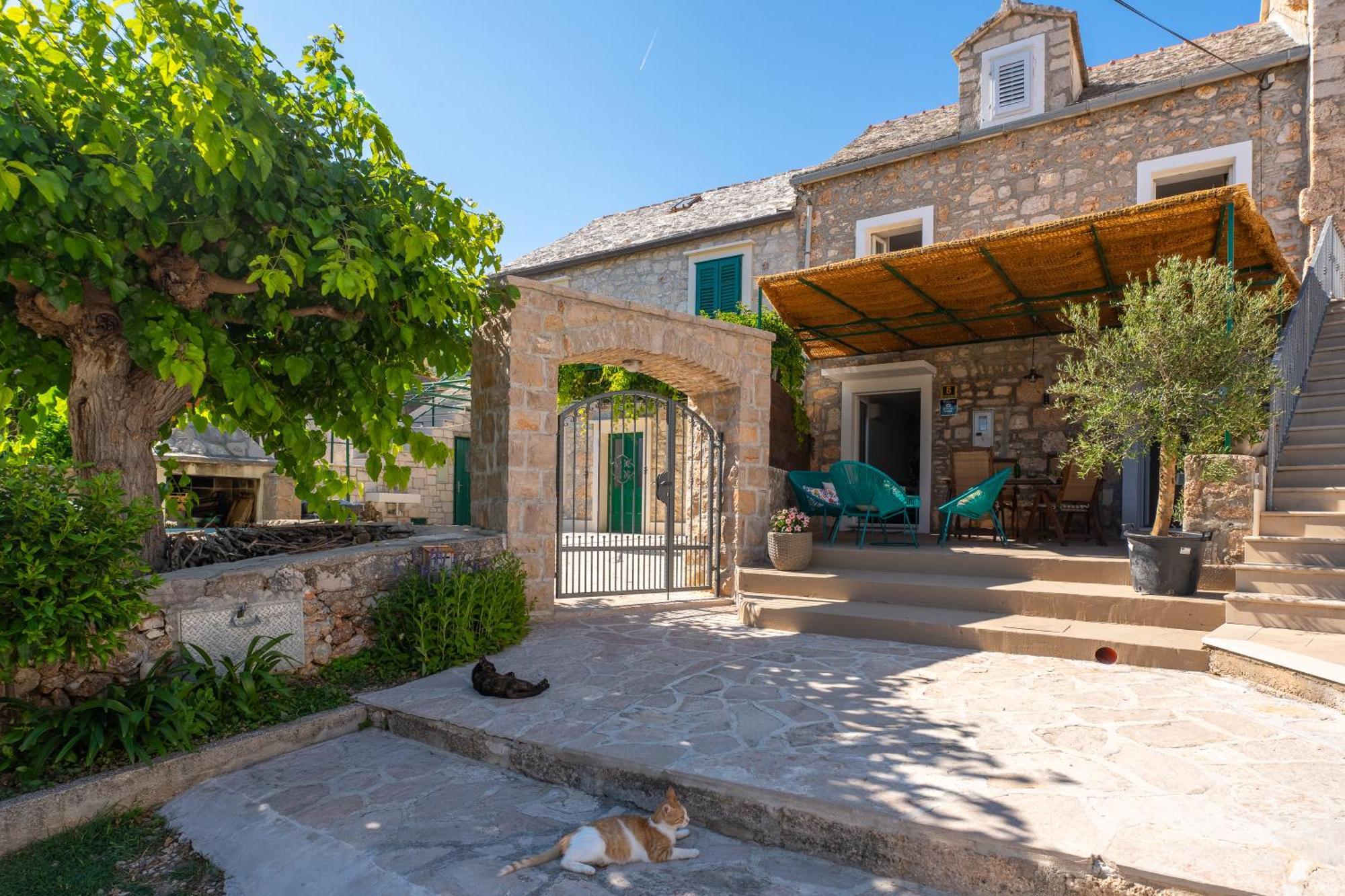 Nona VI - Boutique Stone House Villa Bol Eksteriør billede
